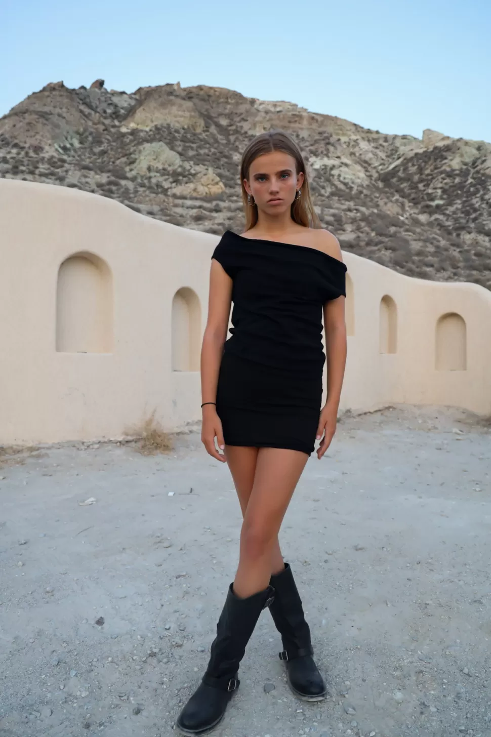 jupe_tube_noire_5.webp Jupe "Tube" Noire*Meet Me There Discount